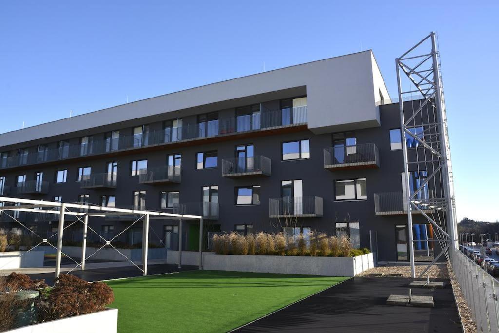 Office Apartments Brno Luaran gambar